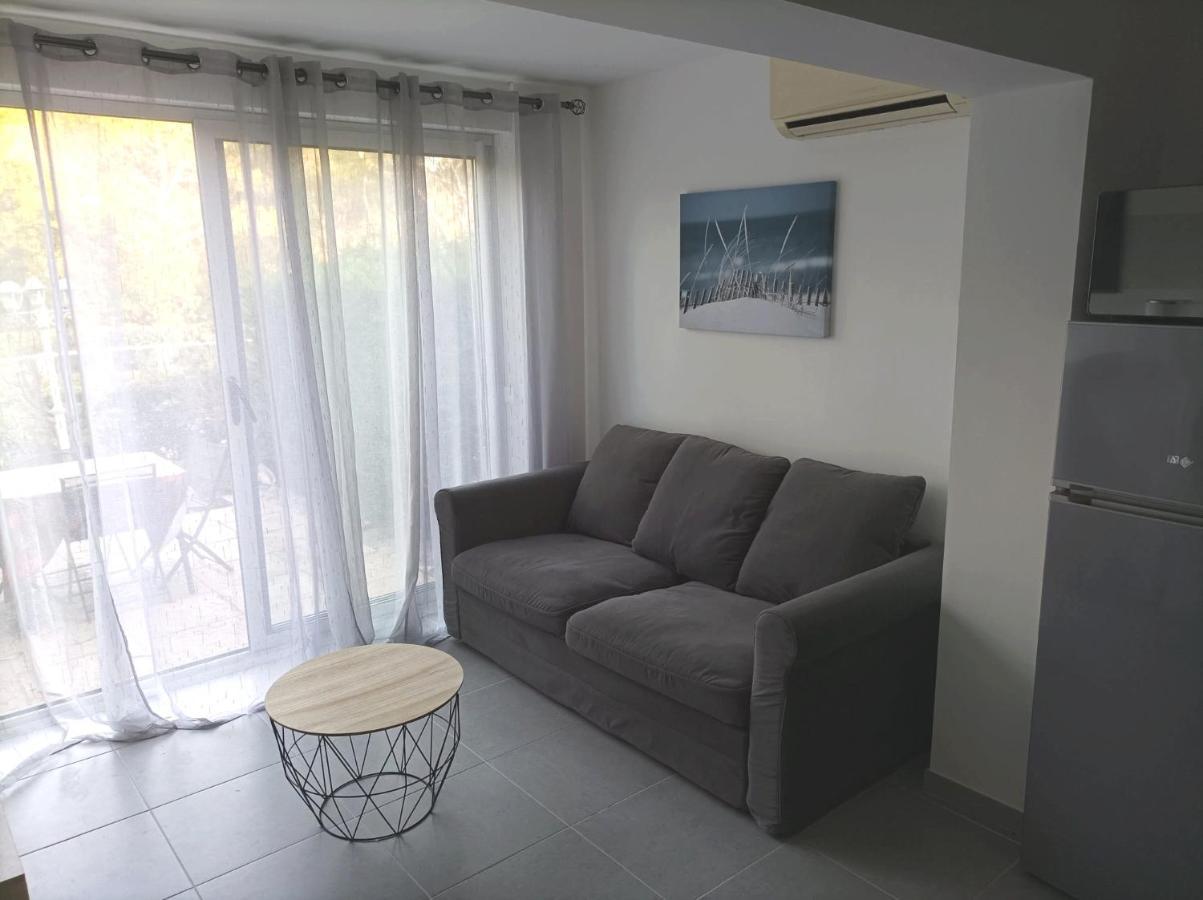 Charmant Studio Dans La Residence Haut Du Golf Saint-Raphael (Var) Exterior foto